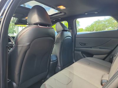 2023 Hyundai Elantra - Photo 11