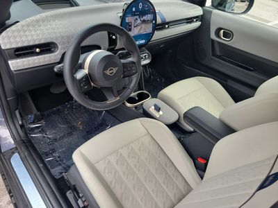 2025 MINI Convertible - Photo 13