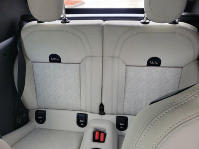 2025 MINI Convertible - Photo 9