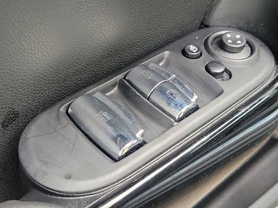 2024 MINI Convertible - Photo 10