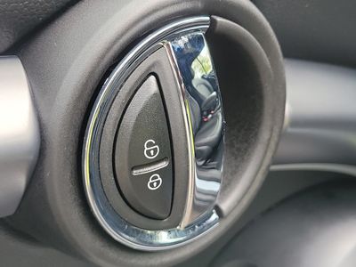 2024 MINI Convertible - Photo 11