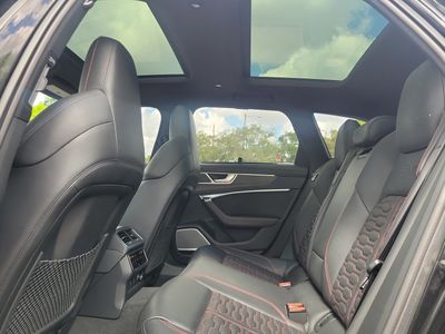 2022 Audi RS 6 Avant - Photo 11