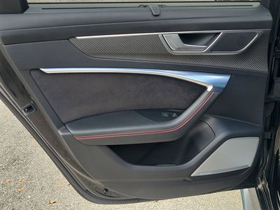 2022 Audi RS 6 Avant - Photo 9