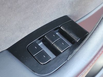 2021 Tesla Model Y - Photo 17