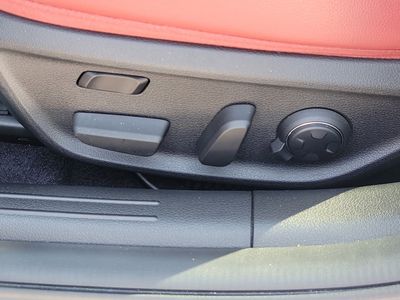 2023 Genesis G70 - Photo 22