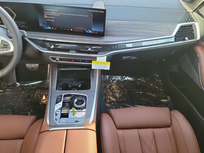 2026 BMW X5 — photo 8 view