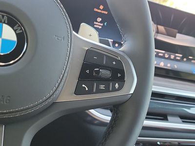 2026 BMW X5 — photo 21 view