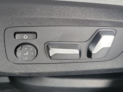 2027 BMW X6 - Photo 22