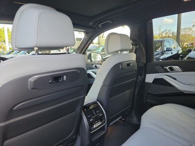 2026 BMW X7 - Photo 9