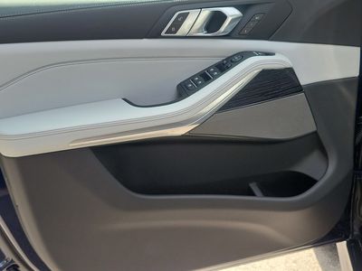 2026 BMW X5 — photo 19 view