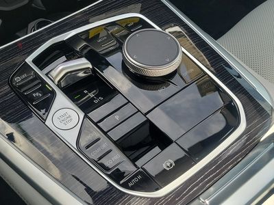 2026 BMW X5 — photo 34 view