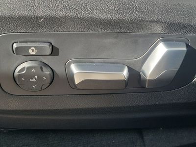 2026 BMW X5 — photo 24 view