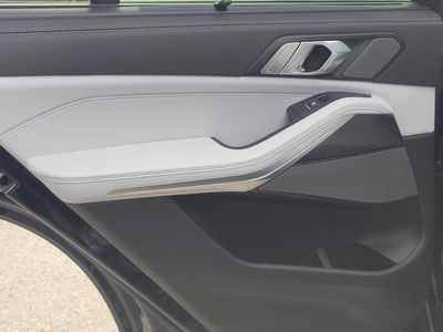2026 BMW X5 — photo 11 view