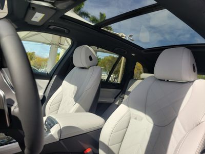 2026 BMW X5 — photo 23 view
