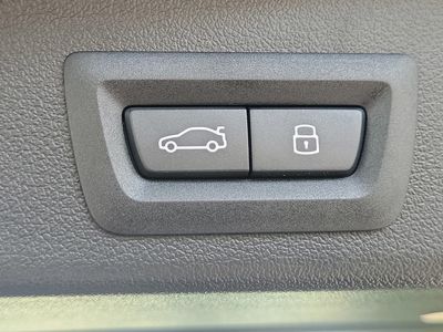2026 BMW X5 — photo 9 view