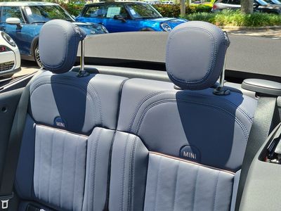 2026 MINI Convertible - Photo 13