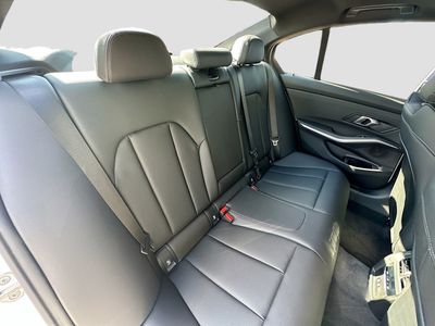2026 BMW 3 Series - Photo 22