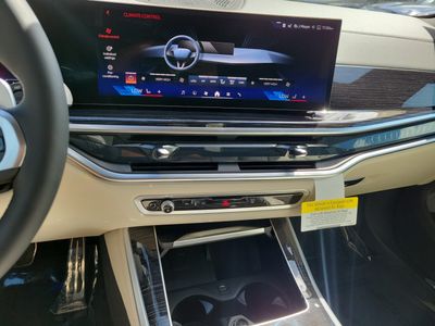 2026 BMW X5 — photo 22 view