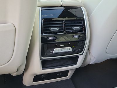 2026 BMW X5 — photo 12 view