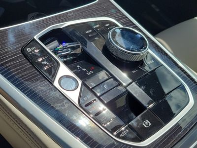 2026 BMW X5 — photo 25 view