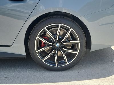 2026 BMW i4 - Photo 9