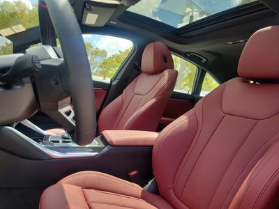 2026 BMW i4 - Photo 21