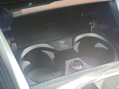 2026 BMW i4 - Photo 32