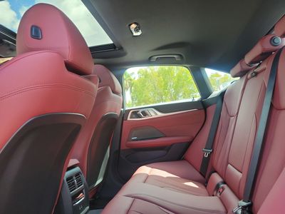 2026 BMW i4 - Photo 12