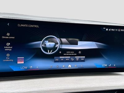 2025 BMW 3 Series - Photo 15