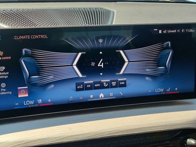 2026 BMW 3 Series - Photo 28