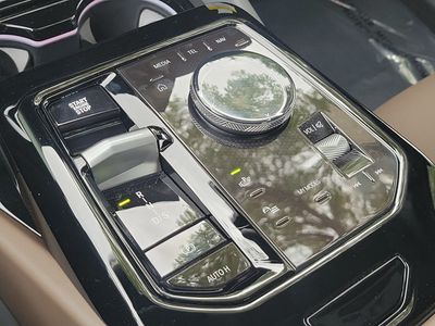 2027 BMW 5 Series - Photo 30
