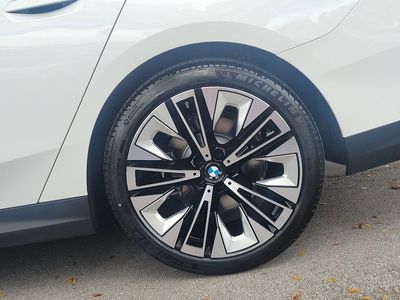 2027 BMW 5 Series - Photo 8