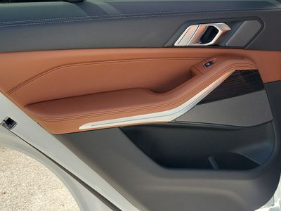 2026 BMW X5 — photo 11 view