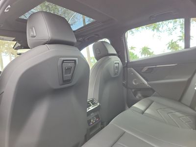 2026 BMW i5 - Photo 13