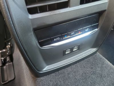 2026 BMW i4 - Photo 17