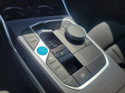 2026 BMW i4 - Photo 34