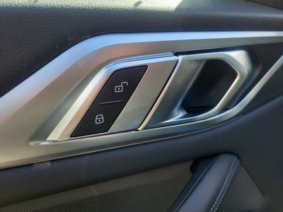 2026 BMW i4 - Photo 19