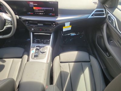2026 BMW i4 - Photo 16