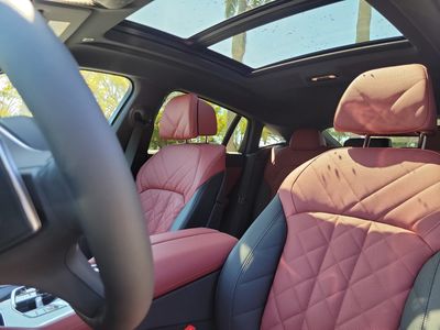 2027 BMW X6 - Photo 21