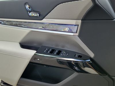 2026 BMW i7 - Photo 16