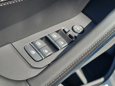 2027 BMW X6 - Photo 18