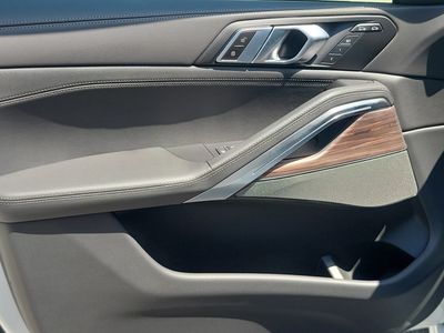 2027 BMW X6 - Photo 17