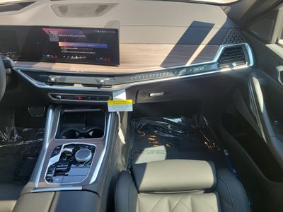 2027 BMW X6 - Photo 16