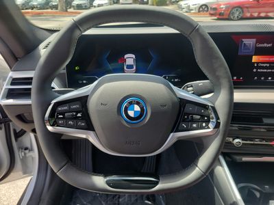 2026 BMW i4 - Photo 24