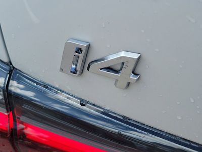 2026 BMW i4 - Photo 6