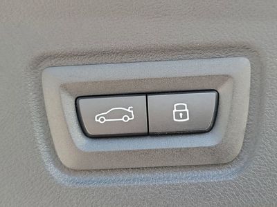 2026 BMW i4 - Photo 8