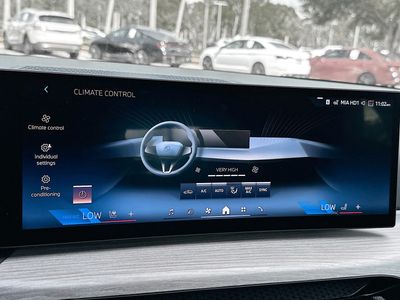 2025 BMW 3 Series - Photo 15
