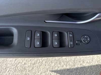 2022 Hyundai Elantra - Photo 15
