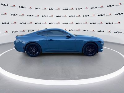 2025 Ford Mustang - Photo 9