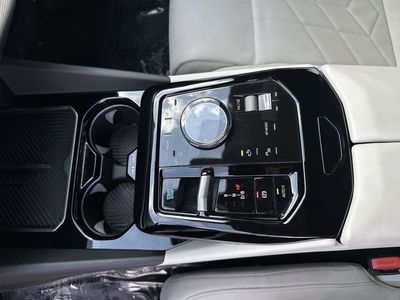 2024 BMW i5 - Photo 23